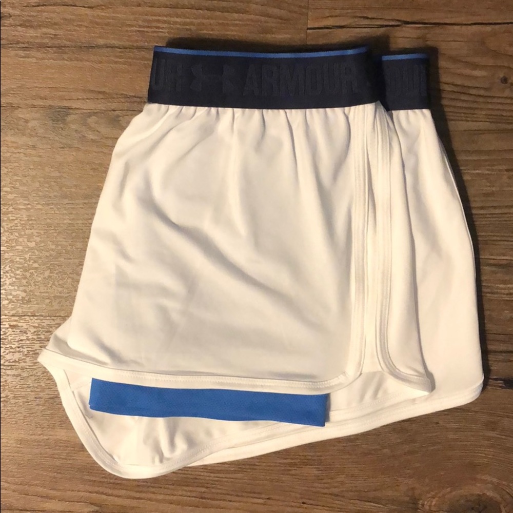 UNDER ARMOUR: Running Shorts w/ Compression